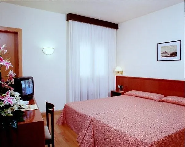 Catalonia Castellnou Hotel Barcelona