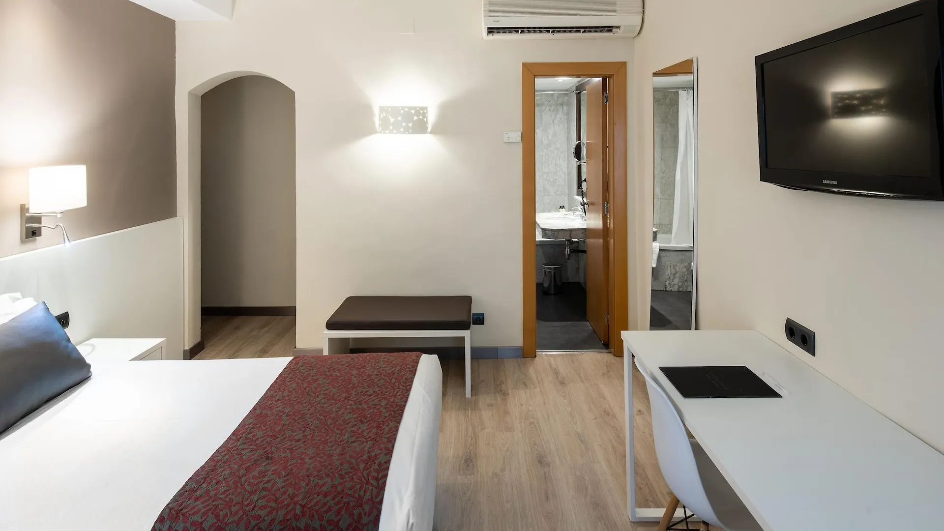 Catalonia Castellnou Hotel Barcelona